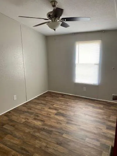 3 bed, $1,350 — Photo 3