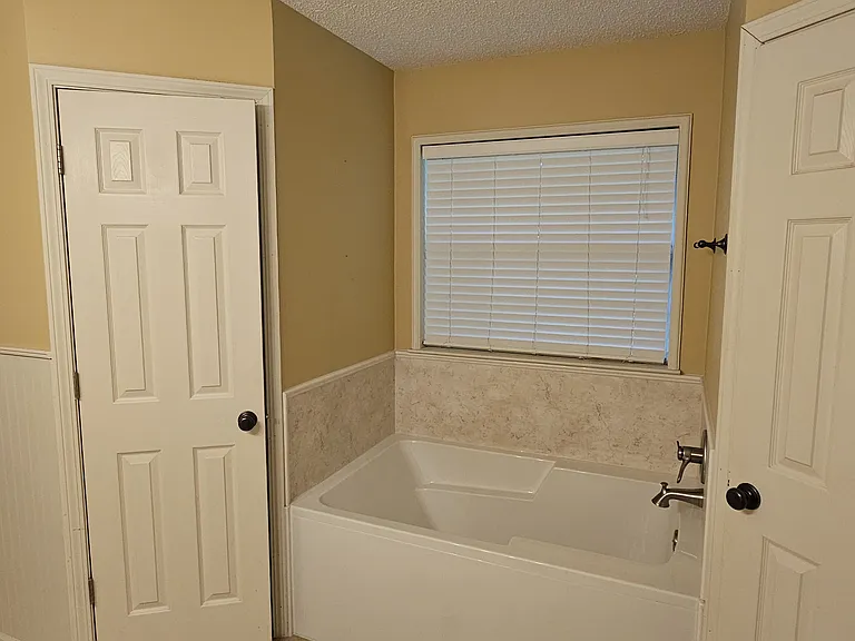 52 Springridge Dr — Photo 11