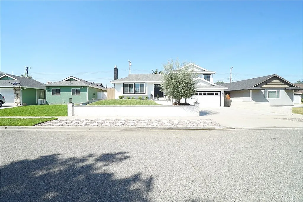 4 bed, 2.5 bath, 1532 sqft, $6,700 — Photo 2