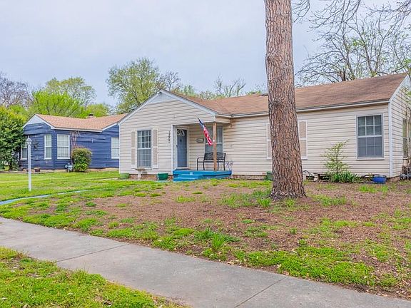 3rd image of 1207 W Lovers Ln