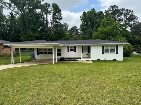 1303 Tacoma St, Dothan, AL 36303