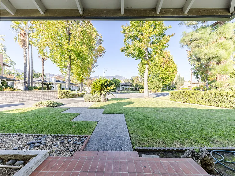 518 E La Sierra Dr — Photo 56