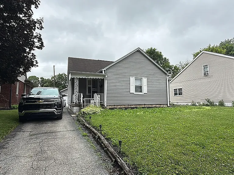 4907 Young Ave — Photo 1