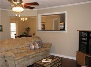 230 Ruth St, Grapevine, TX 76051