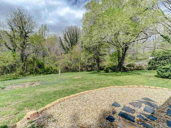 5th image of 6506 Hillsboro Ln