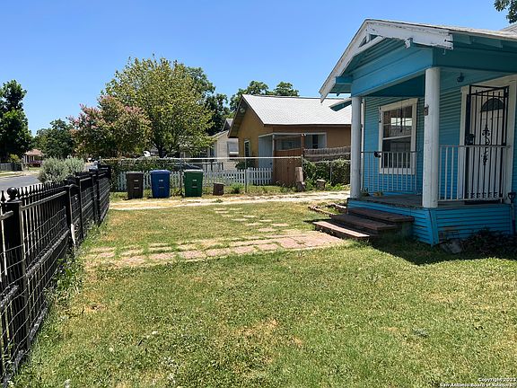 4th image of 102 Avondale Ave