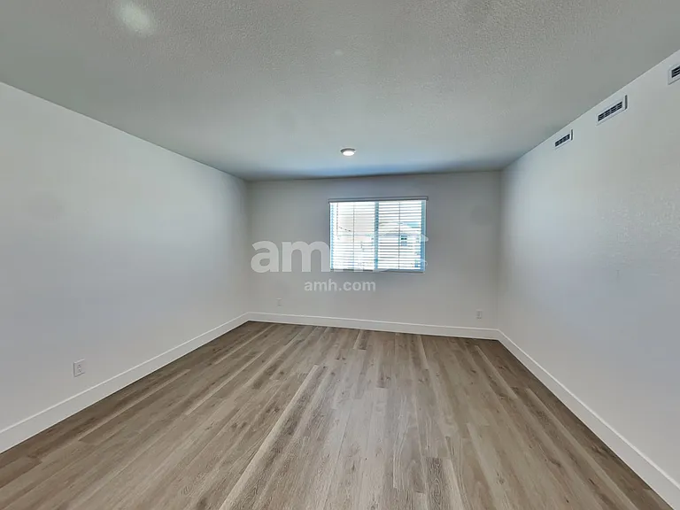 8401 Flagpole Loop Ave — Photo 12
