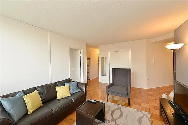 Rented by KG Properties | media 33