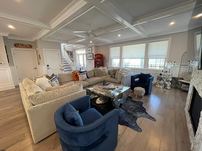 102 S Essex Ave #JUNE BEACH BLOCK — Photo 11