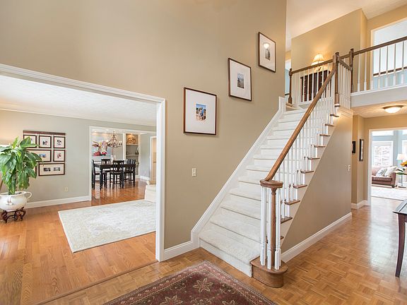 5th image of 405 Windward Way