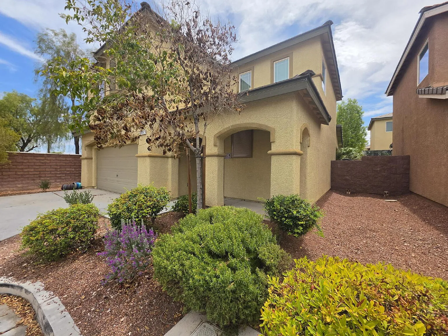 4 bed, 2.5 bath, 1687 sqft, $2,200 — Photo 2