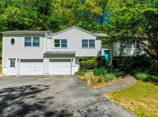 11 Rathbun Rd, Niantic, CT 06357