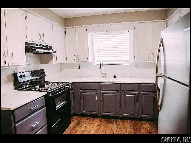 408 W 4th St — Photo 8