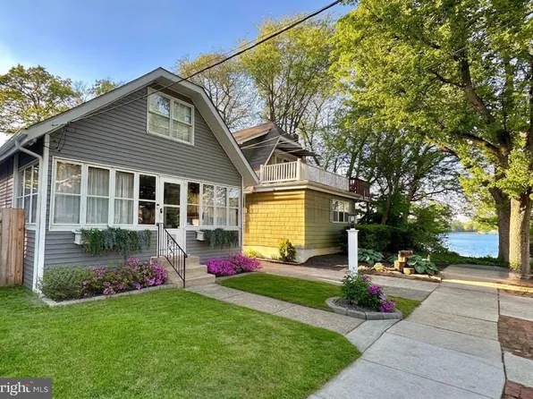 135 E Wayne Ter, Collingswood, NJ 08108