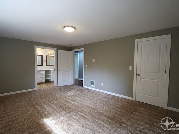 5th image of 2013 SE 138th Ct