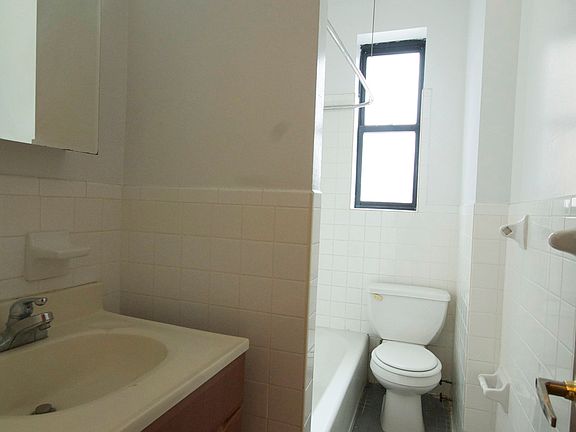 5th image of 500 W 123rd St APT 4