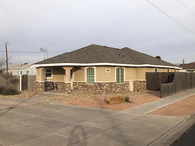 2 bed, 1050 sqft, $1,500 — Photo 1