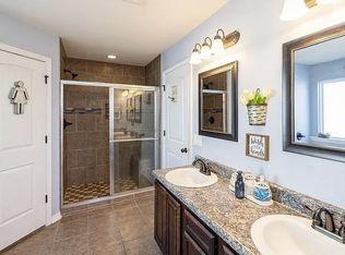 8486 Island Dr, Navarre, FL 32566