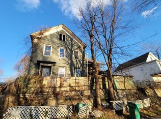 29 Goodwin St, Fitchburg, MA 01420