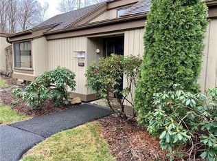 70 Heritage Vlg #B, Southbury, CT 06488