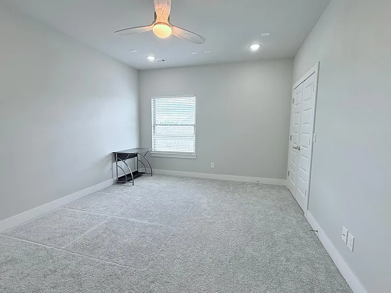 521 Joshua Pass — Photo 11