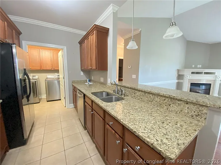 411 Gallery Dr #201 — Photo 5