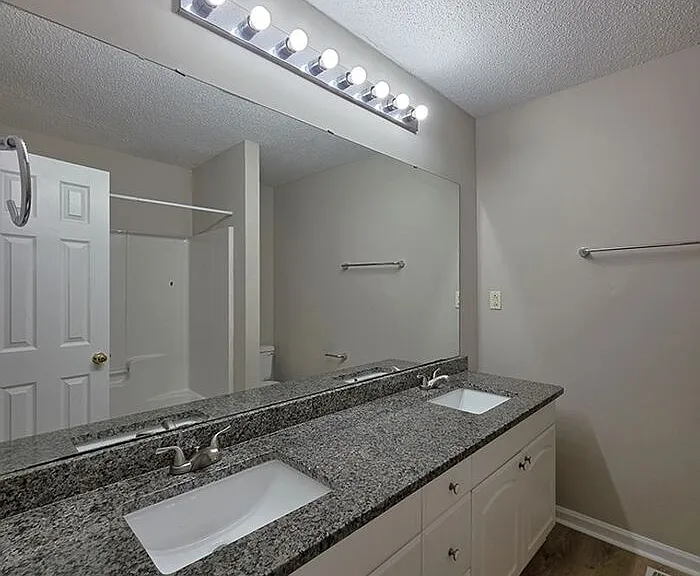 1225 Beard St — Photo 13