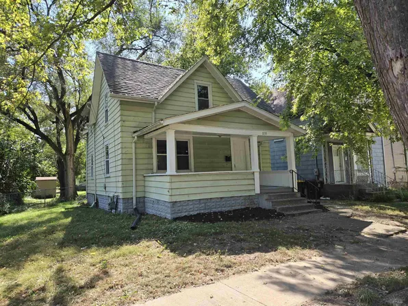 1135 Crosby St, Rockford, IL 61107
