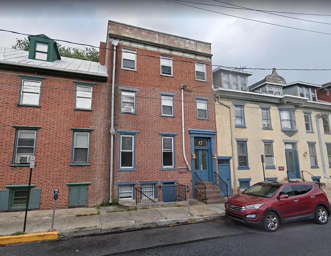 17 S Pitt St — Photo 1