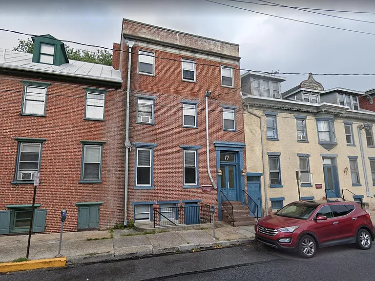 17 S Pitt St #3 — Photo 1