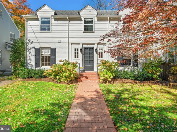 3709 Thornapple St, Chevy Chase, MD 20815