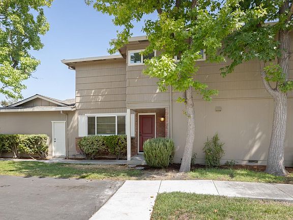 2nd image of 425 Poppy Pl