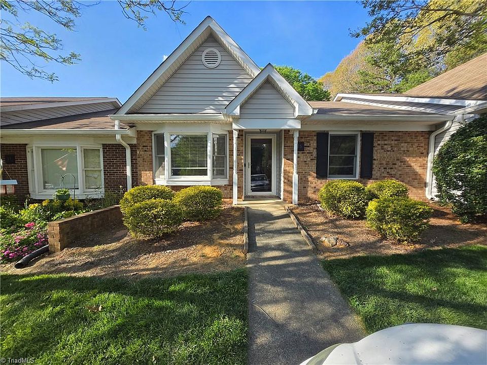 1st image of 15 Collwood Ct