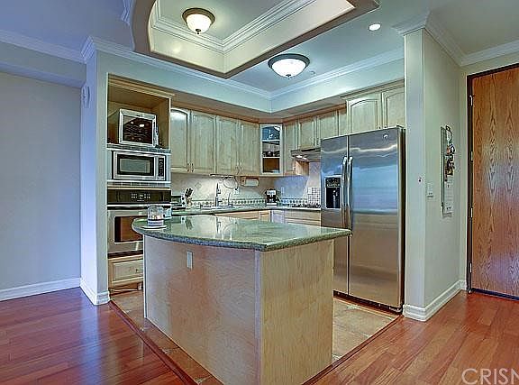 5th image of 600 East Magnolia Blvd #102