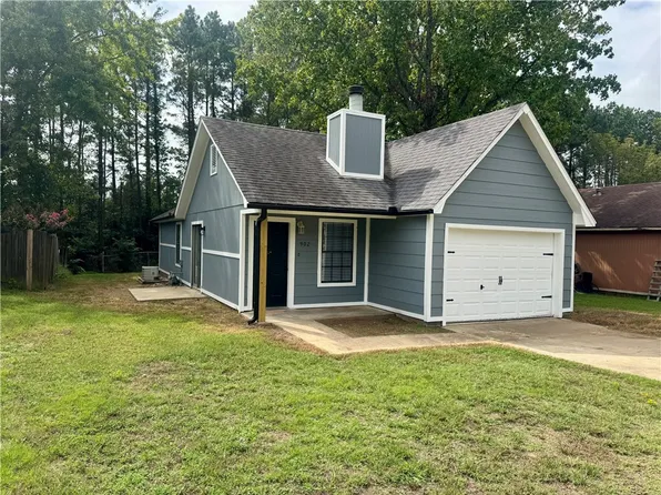 902 E 23rd St, Russellville, AR 72802