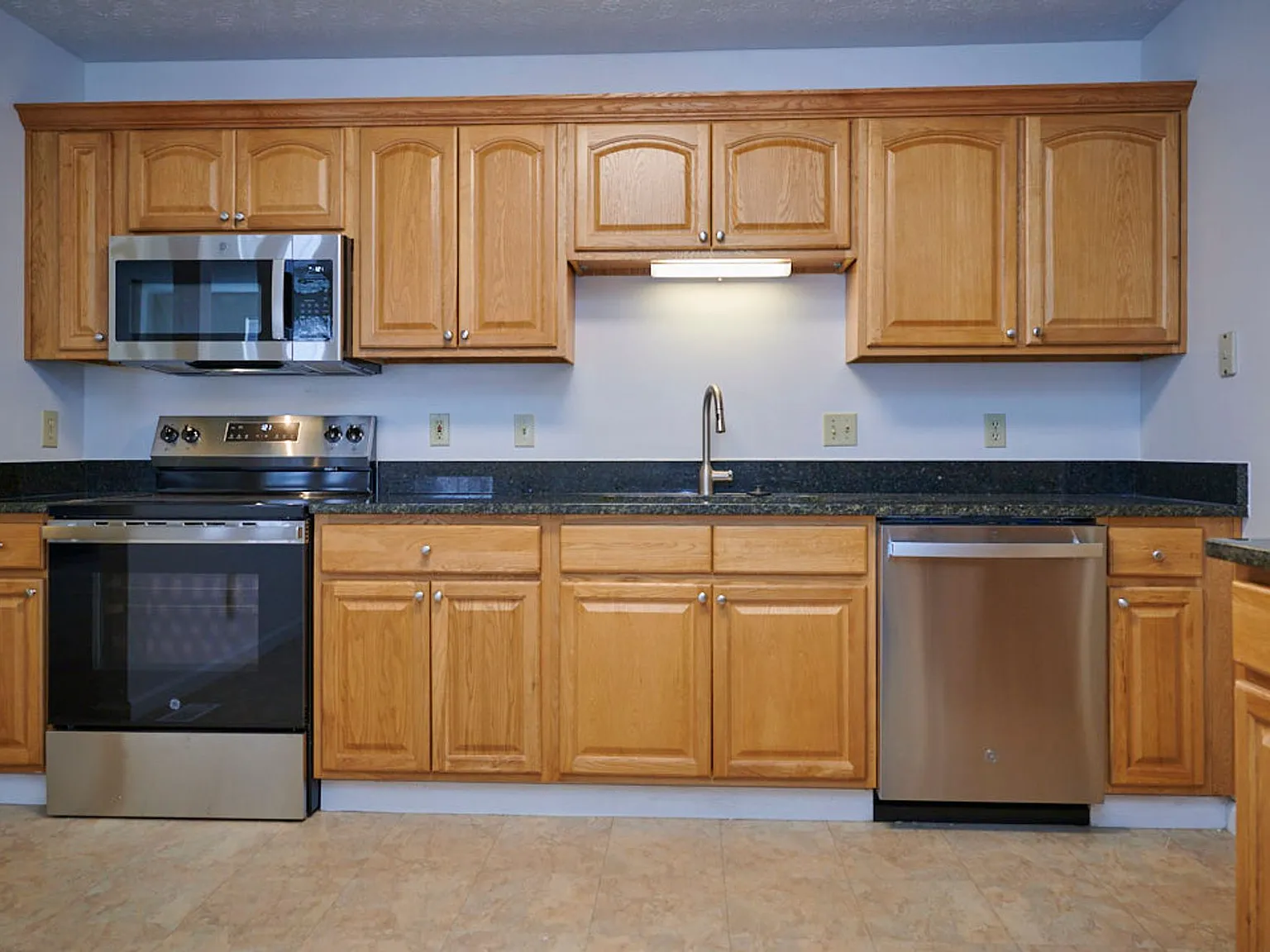 Grand Bay Apartments and Townhomes — Photo 4