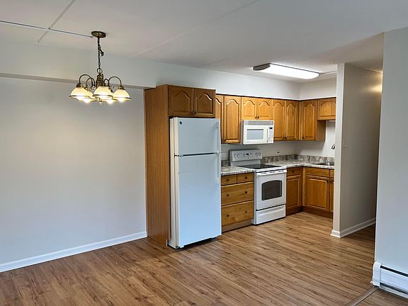 2nd image of 5125 Blodgett Ave APT 209