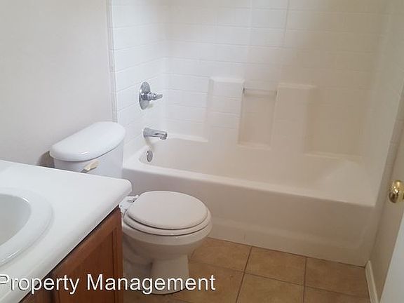 5th image of 15837 W Jackson St