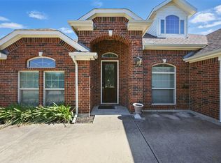 707 Cross Creek Dr, Cedar Hill, TX 75104