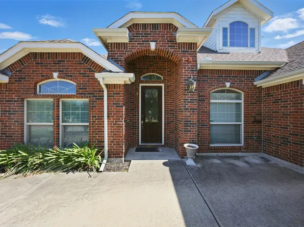 707 Cross Creek Dr, Cedar Hill, TX 75104