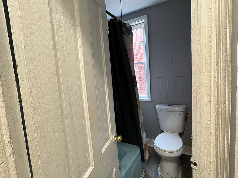 1716 Miller St — Photo 8
