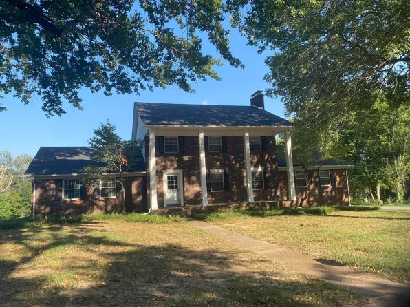 202 Golf Cart Dr, Mayfield, KY 42066