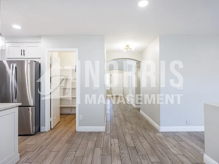 1553 E Alba Dr — Photo 12