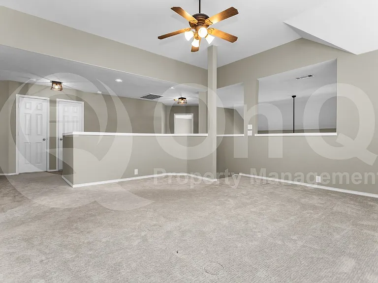 11281 Balcones Dr — Photo 25
