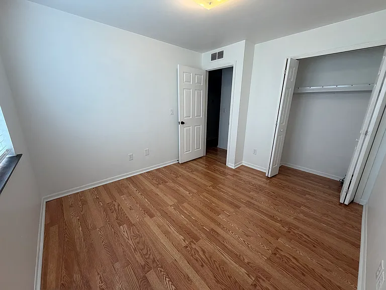 24160 Ashford Ln #25 — Photo 10