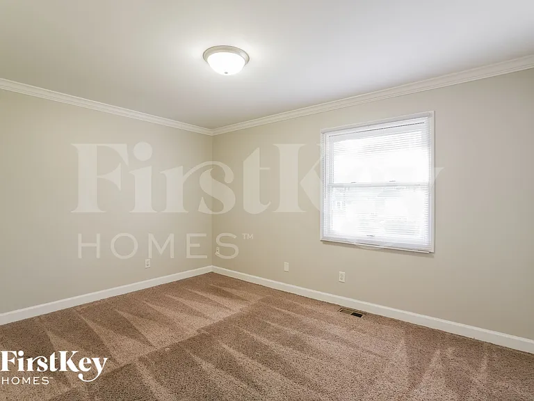3219 W Beach Dr — Photo 8