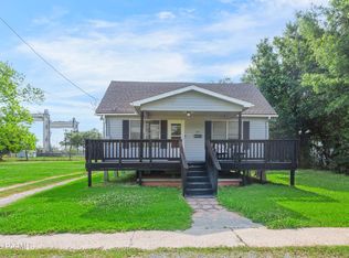 214 N President St, Delcambre, LA 70528