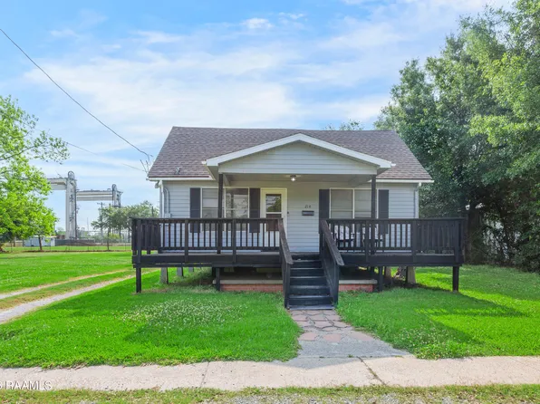 214 N President St, Delcambre, LA 70528