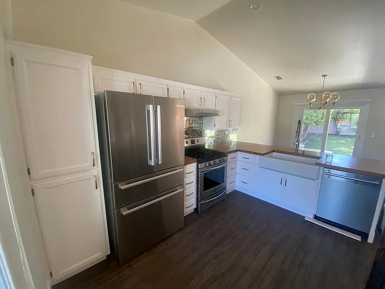 Stone Creek Dr — Photo 27
