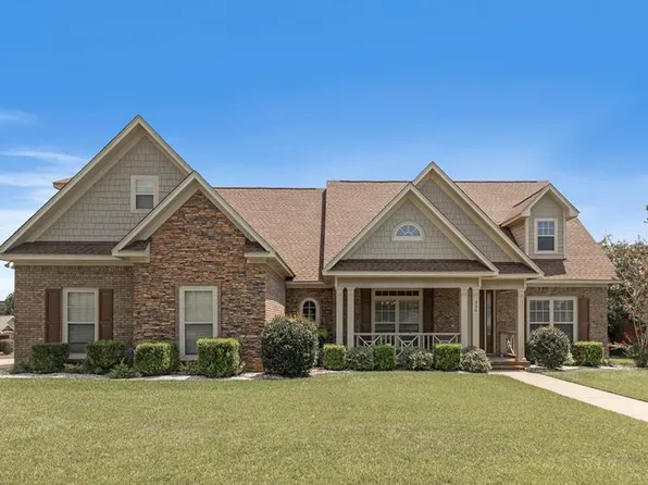 320 Wicklow Dr, Dothan, AL 36303